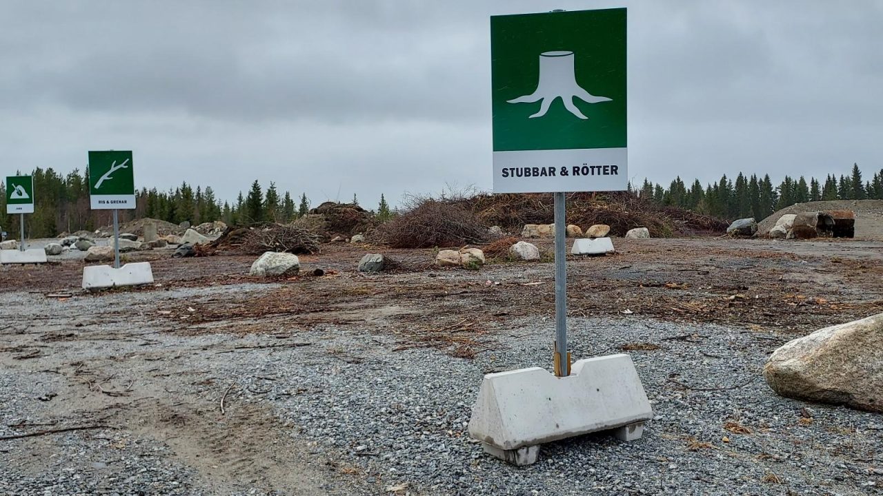 Bild från jordtippen på skylt