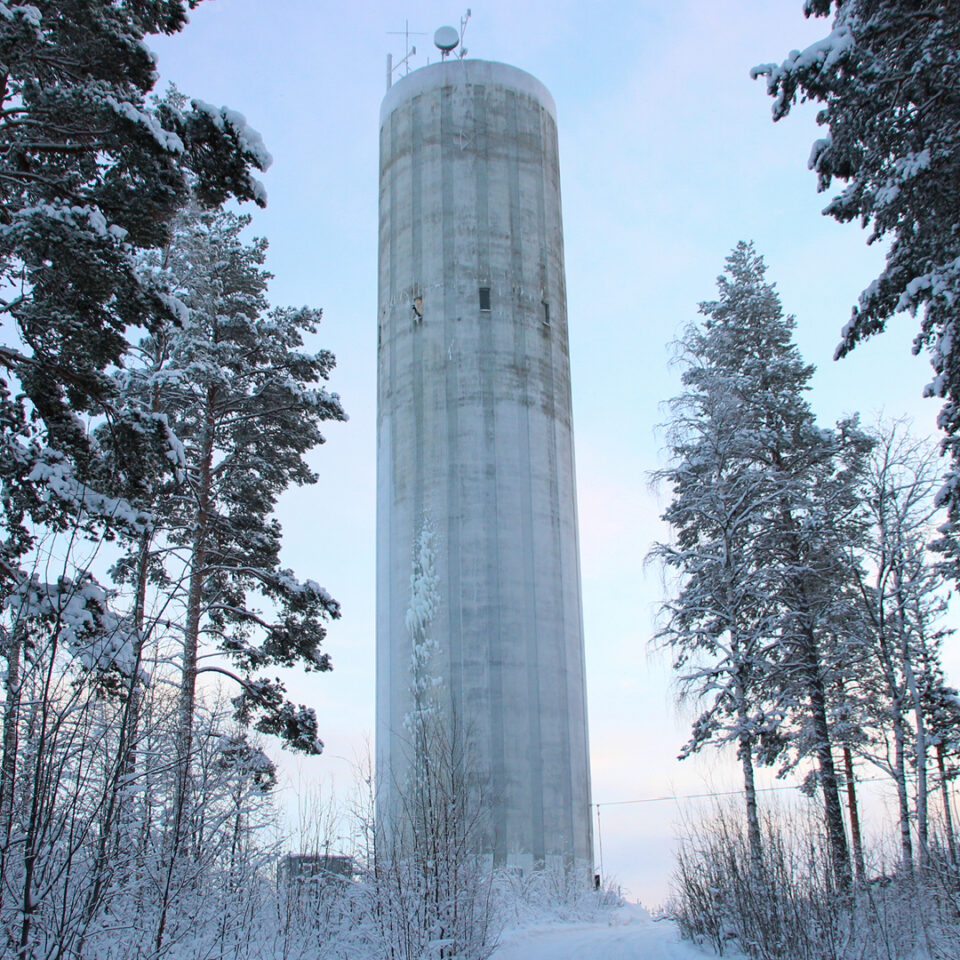 Vattentorn i betong.