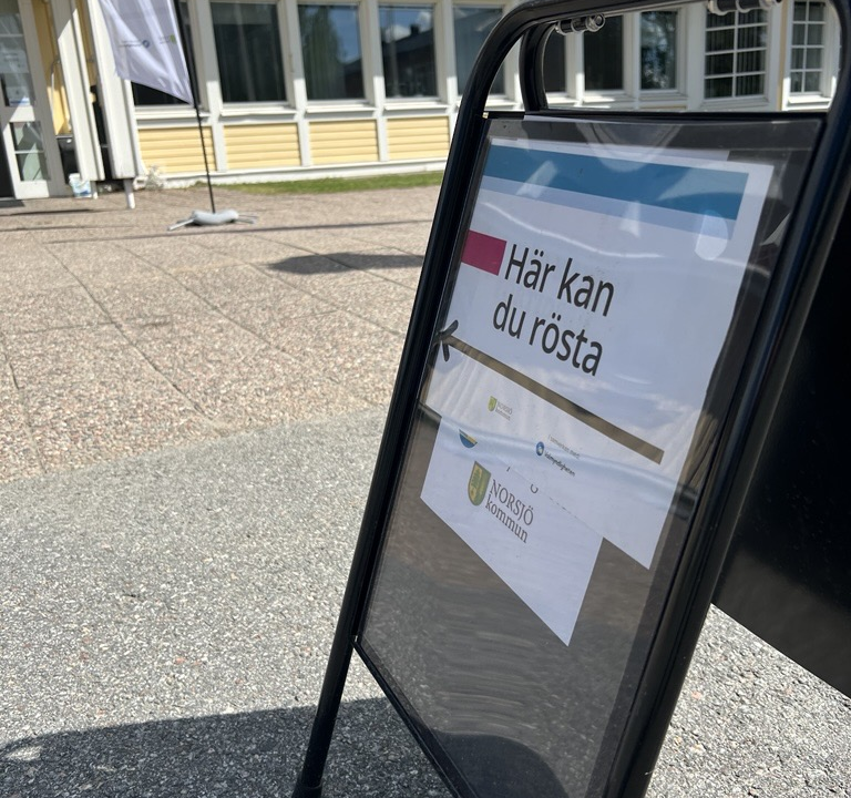 Skylt utanför medan.